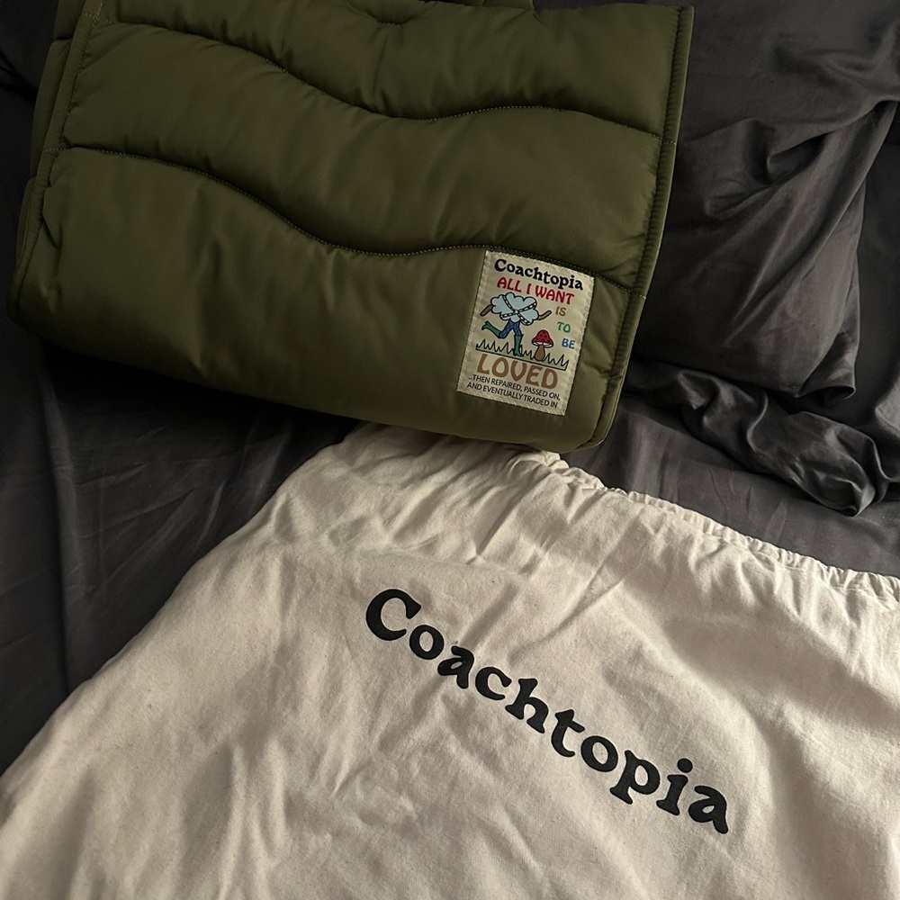 Coachtopia Olive Green Quilted Tote Bag - Picture 5 of 6